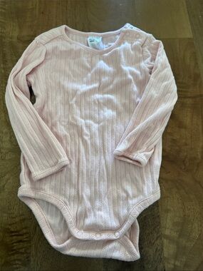Long-Sleeve Ribbed Baby Bodysuit in Light Pink